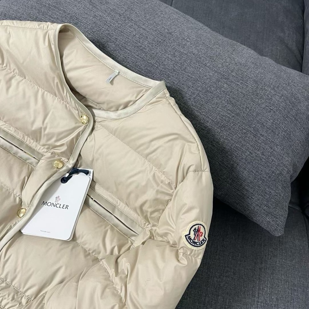 Moncler. Women. Size 3，Echione Short Down Jacket - Beige - Picture 2 of 11